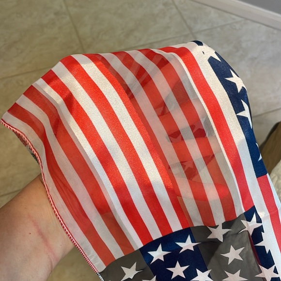 United States Patriotic Flag Scarf - Picture 4 of 4